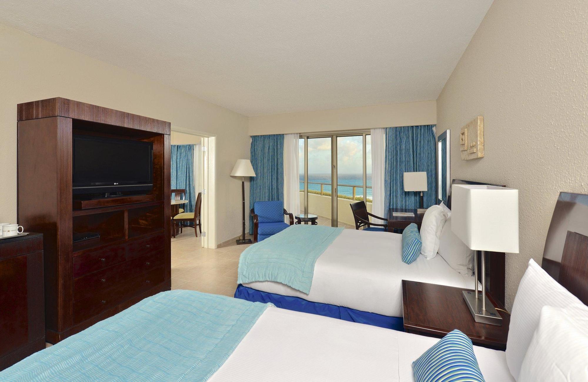 Hilton Cancun Golf & Spa Exterior photo