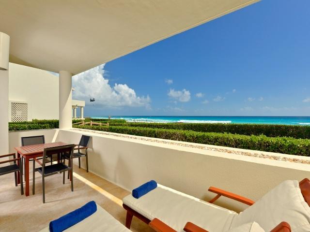 Hilton Cancun Golf & Spa Exterior photo